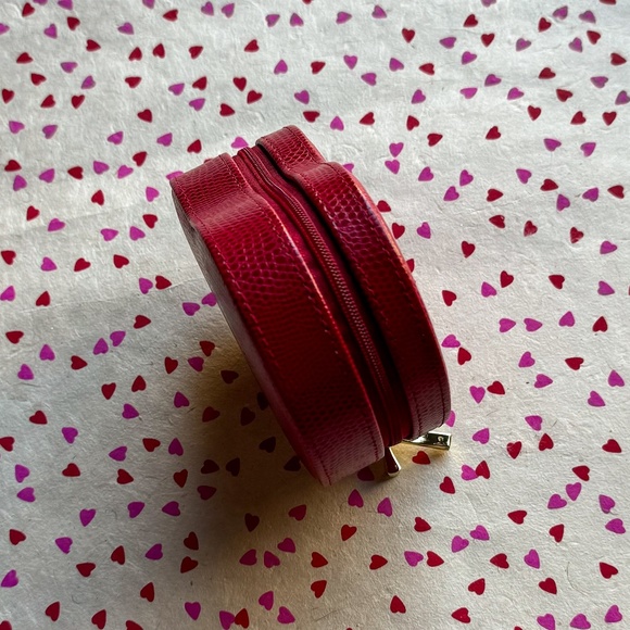 Brand New in Box Red Heart Jewelry Case - Picture 5 of 16